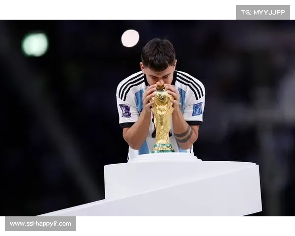 迪巴拉尽管点球失误,依然入选最佳球员候选名单 迪巴拉尽管点球失误,依然入选最佳球员候选名单